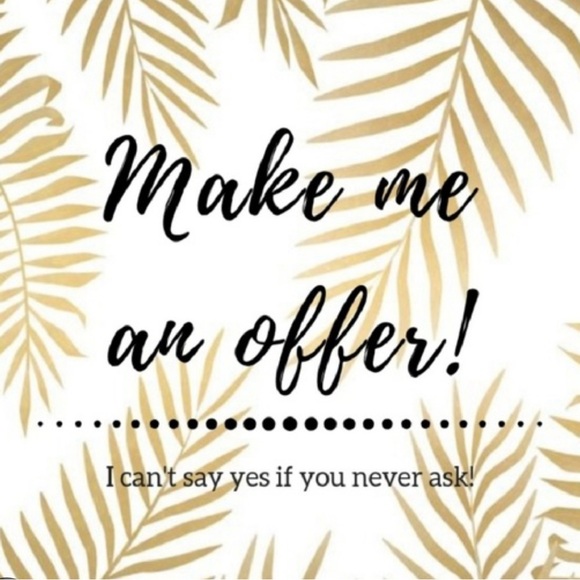 Tops - ❤️❤️50% all clothings . Getting donated